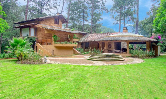 Valle de Bravo House | 465 m² House ∙ 4 bedrooms ∙ 16 guests