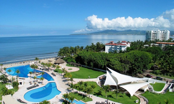 Nuevo Vallarta Condo | 4BR/4.5BA Villa Magna Beachfront Condo with Gorgeous Ocean Views