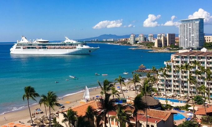 North Hotel Zone Condo | 5 * Beautiful Icon Vallarta Ocean Marina Views - You Will LOVE IT !