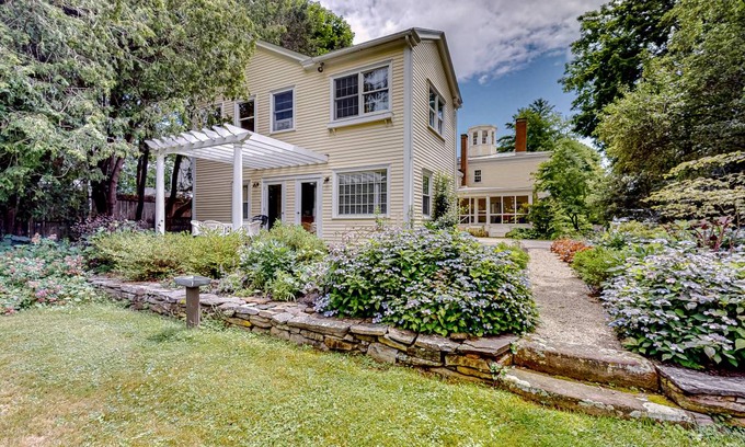 Wiscasset Cottage | 56 m² Cabin ∙ 1 bedroom ∙ 4 guests