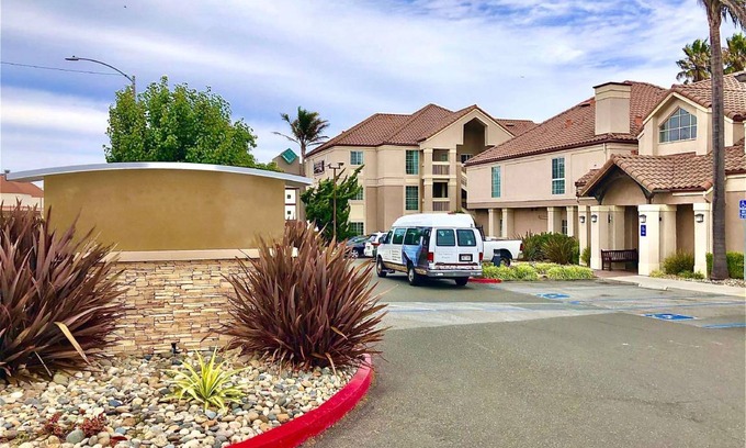 San Bruno Hotel | 78 m² Hotel ∙ 127 guests
