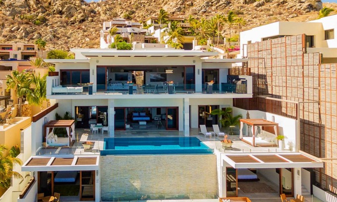 Pedregal Villa | 850 m² Villa ∙ 8 bedrooms ∙ 16 guests