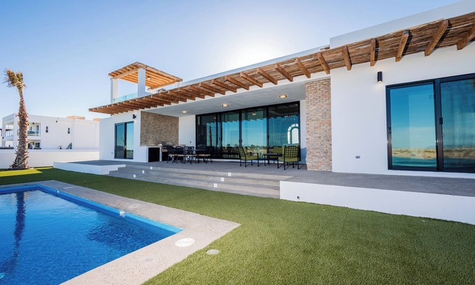 La Choya House | Adora House (4 Bed 4 Bath By FMI Rentals)