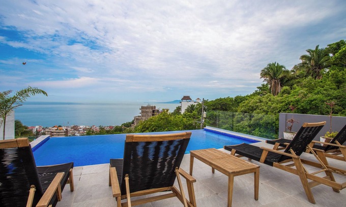 Downtown Puerto Vallarta Condo | Amazing Casa de Caras 5