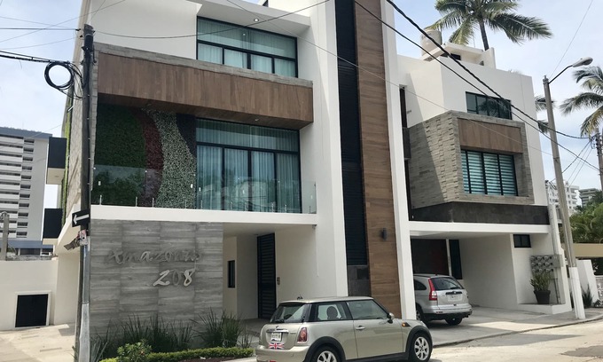 Zona Dorada Apartment | Apartment near the beach, shops and restaurants currently not available