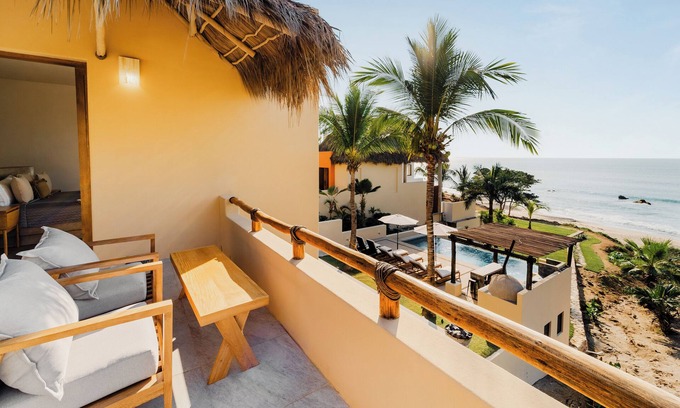 Sayulita House | Awesome secluded beachfront location in Sayulita 5 bedrooms.