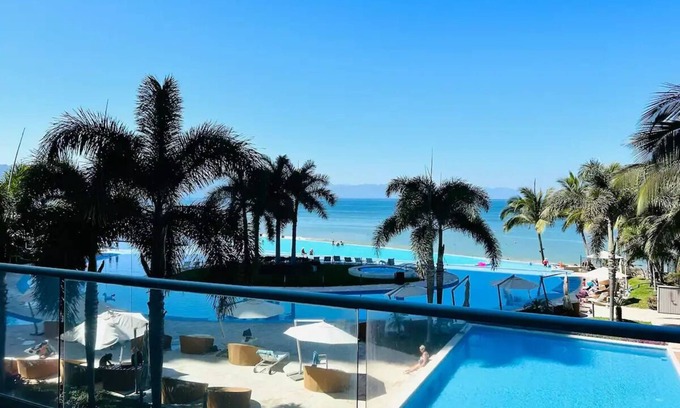 North Hotel Zone Apartment | Beach front Peninsula!n