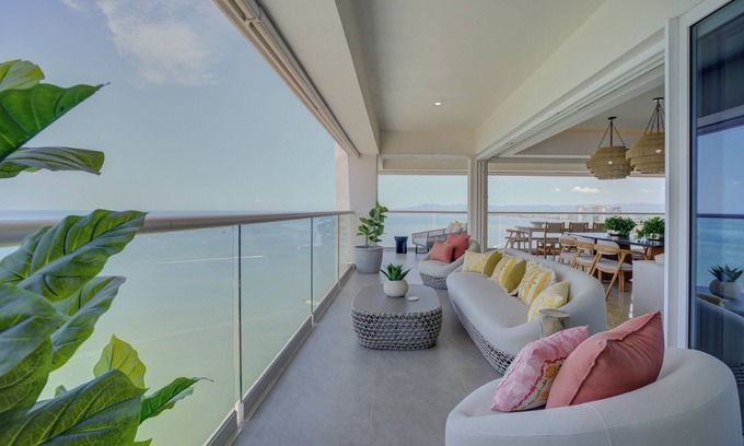 Las Glorias Apartment | Beachfront Luxury 4BR | Pools, Gym & Ocean Views