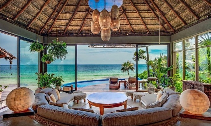 Zona Hotelera Villa | Beachfront villa in Tulum beach- Early booking deal at Tripintravel