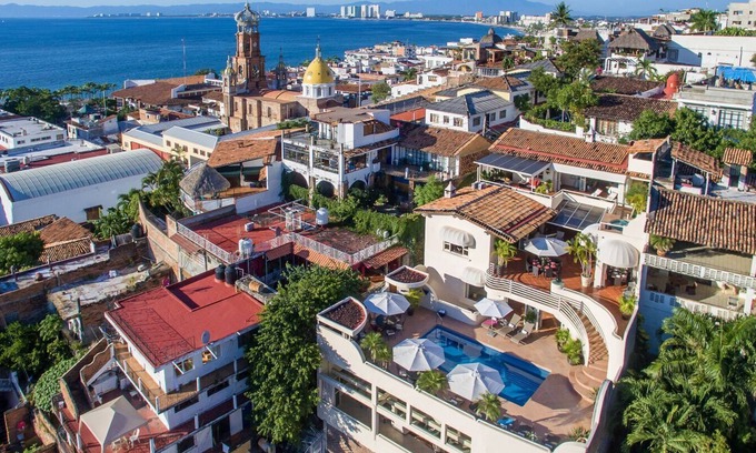 Emiliano Zapata House | Beautiful villa hillside ,stunning views , private pool , staff service