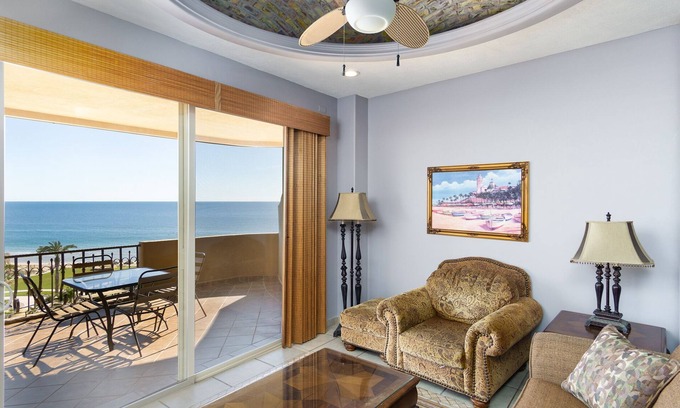 Sandy Beach Condo | Bella Sirena