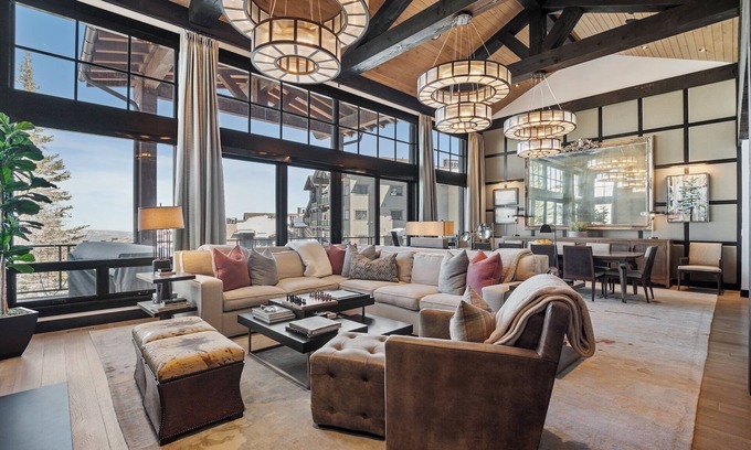 Empire Pass House | Book for Holidays! Direct Ski Access! Custom Hot Tub! Firepit! Shuffleboard!