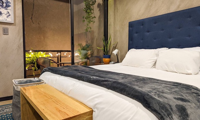 Hipodromo Condesa Apartment | Boutique Condo on Private Street in Condesa | King Bed w/Fast Wifi