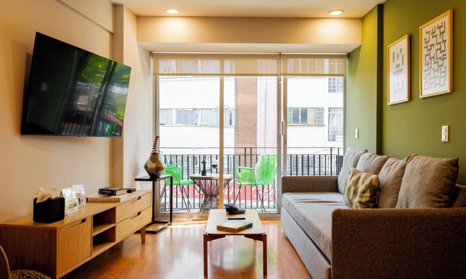 Anahuac Condo | Capitalia - Near Parks & Museums