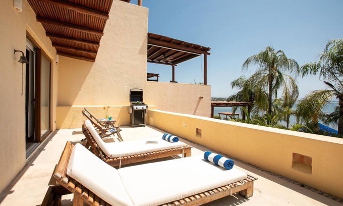 La Cruz de Huanacaxtle Condo | “Casa del Caracol Feliz” Oceanfront luxury Villa