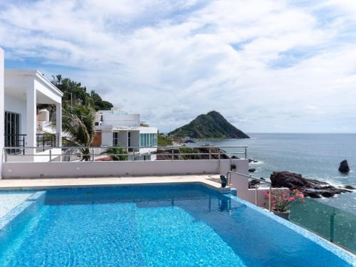 Downtown Mazatlan House | Casa Paseo Centenario, Alberca infinity Privada.
