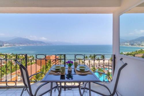 South Hotel Zone Apartment | Casa Vista Hermosa - Beautiful Beach front condo