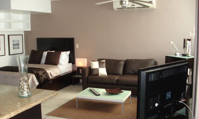 Alta Vista Apartment | Central located luxury studio, steps to all bars & restaurants,