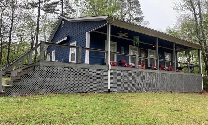 Counce House | Charming and Comfy Cabin in the Heart of Pickwick!