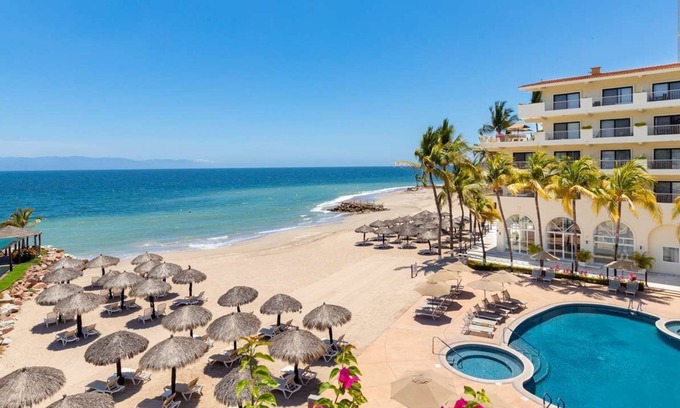 North Hotel Zone Apartment | Charming Studio condo in terrific Puerto Vallarta with WiFi, fitness center,