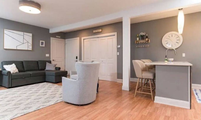 Woburn House | Cheerful 1-bedroom New England Ranch