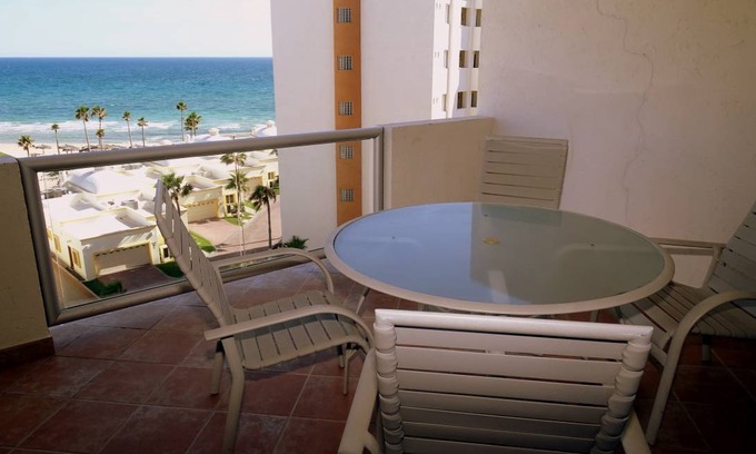 Sandy Beach Condo | Condo ∙ 2 bedrooms ∙ 6 guests