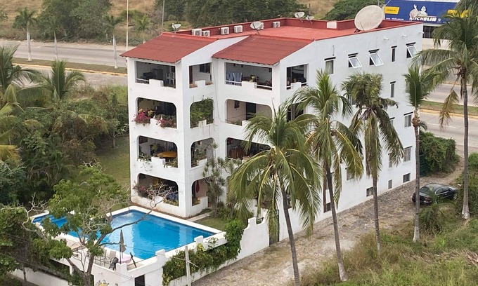 Bucerias Condo | Condo with pool near the beach