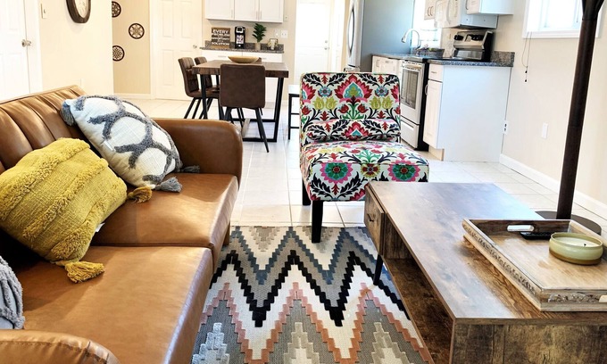 Madison Heights House | Cozy house - few minutes away to Royal OAK and Ferndale