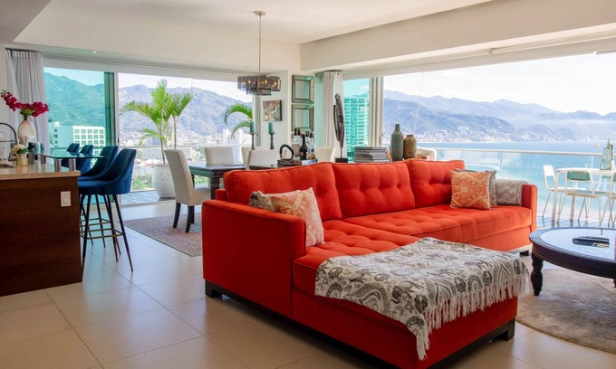 North Hotel Zone Condo | Cozy, Private Beachfront Condo
