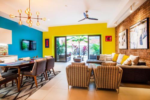 Emiliano Zapata House | Dedicated workspace, Pool, Gym | Romantic Zone 2BR