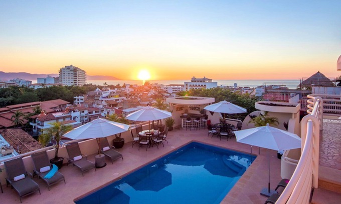 Cerro Villa | Discover this Mexican gem just a few blocks to the beach ,old town