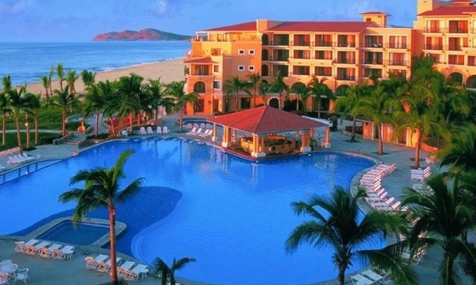 Zona Hotelera Hotel | Dreams Cabos $1,300/week March 23-March 30, 2020 or March 30-April 6, 2020