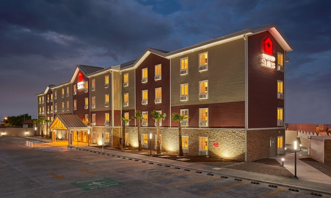 La Joya Hotel | Extended Suites Tijuana Macroplaza