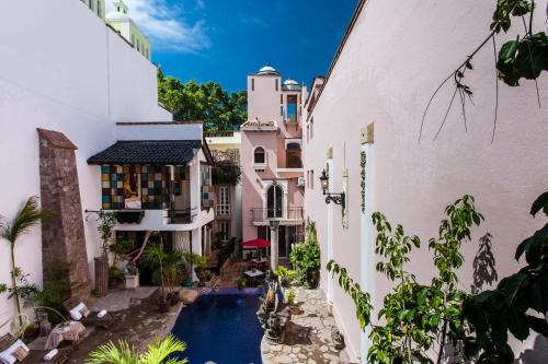 Emiliano Zapata Bed & Breakfast | Garlands Del Rio Riverside Boutique Hotel