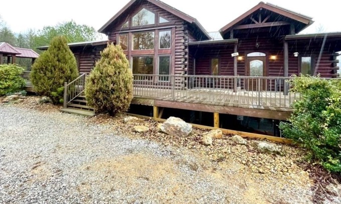 Tellico Plains Cabin | Grand View, 360-degrees of awesome Mountain Views! by RedAwning