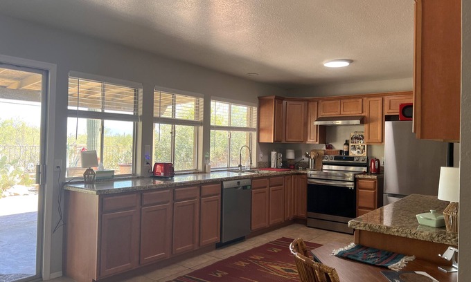 Vista Serena House | Home in the Catalina Foothills just 5 min drive to la Encantada shopping mall!