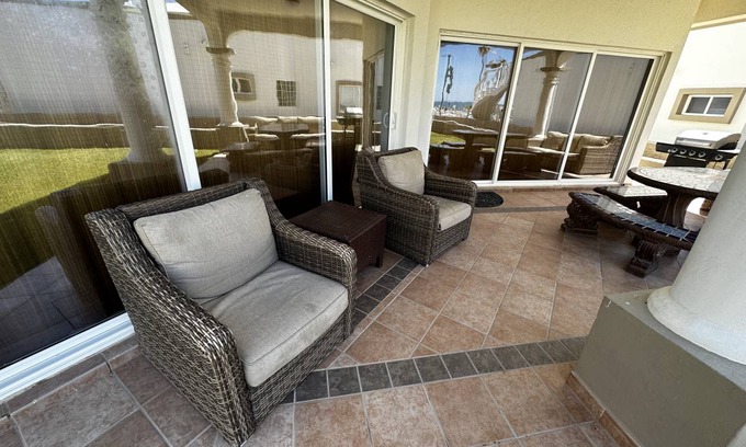 Sandy Beach House | House ∙ 3 bedrooms ∙ 12 guests