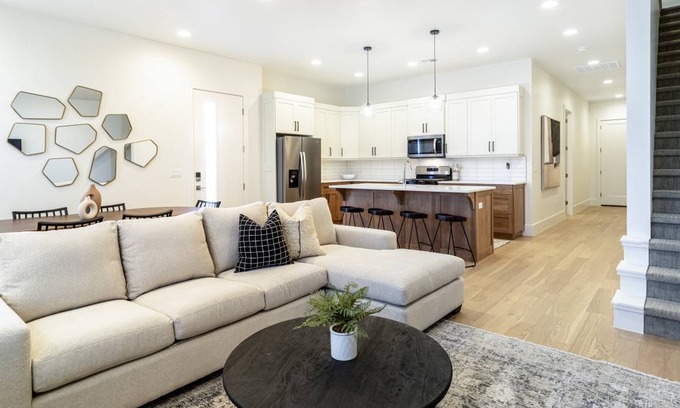 Bloomington House | House ∙ 4 bedrooms ∙ 12 guests