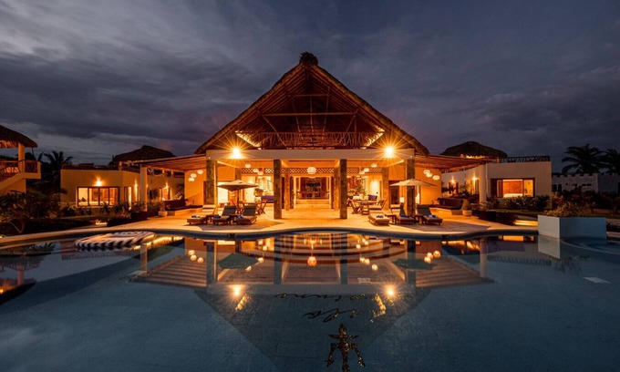 Barra de Colotepec House | Isla Neptuno-Villa In Puerto Escondido