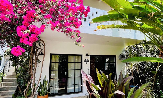 San Francisco Apartment | Kitchen, Saltwater Pool, Fast Wifi, Queen Bed, Air Conditioning - "Mar"