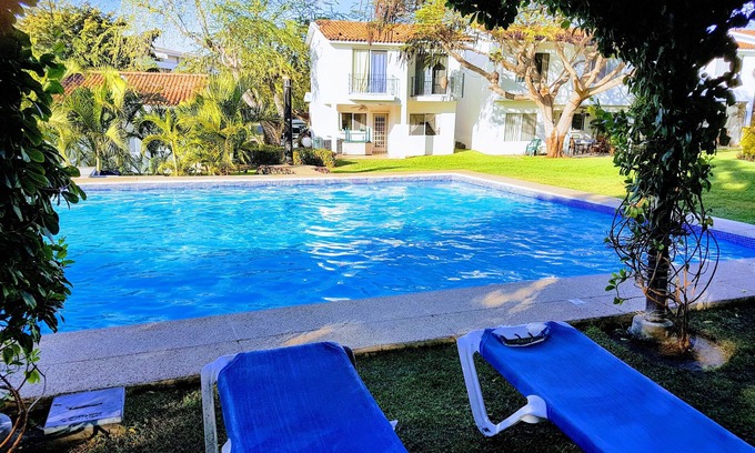 La Puntilla Villa | La Cruz de Huanacaxtle, Walking to the beach