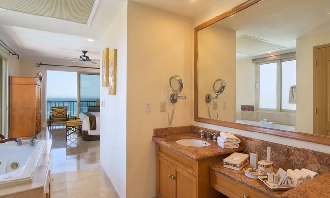El Medano Ejidal Resort | Located on the pristine medrano beach