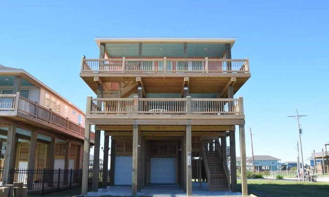 Crystal Beach House | Looney Dunes: 3 BR, 3 BA House in Crystal Beach, Sleeps 18
