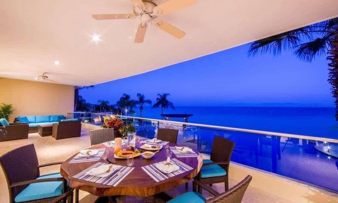 Emiliano Zapata Condo | Luxury Condo with Ocean Views-Infinity Pool