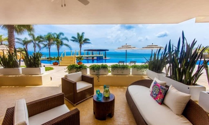 Emiliano Zapata Condo | Luxury Oceanfront Getaway Resort-Style Amenities