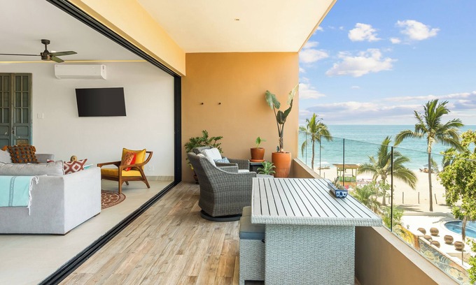 San Francisco Apartment | Manta Morada, San Pancho, Beachfront and Ocean views