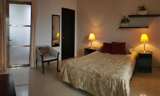 Montecarlo House | Montebello 309