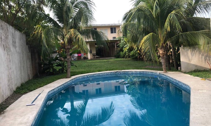 Ixtapa House | Motel ∙ 8 guests