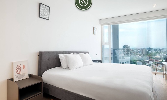 Hipodromo Condesa Apartment | New 2 BR Condo in Condesa - Pool - City Skyline