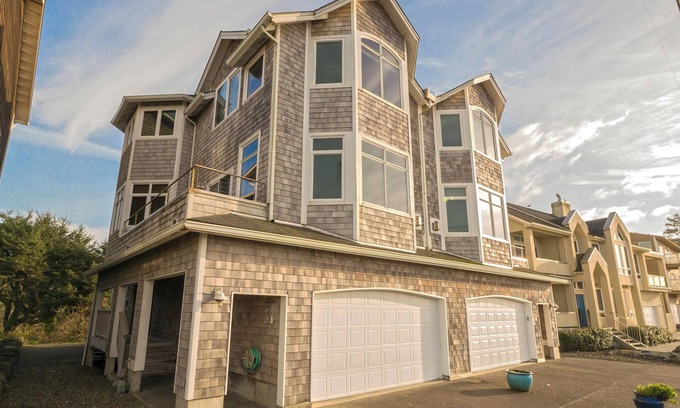 Seaside House | OCEAN FRONT: EYE OF THE STORM: Seaside Vacation Homes, Inc Managed